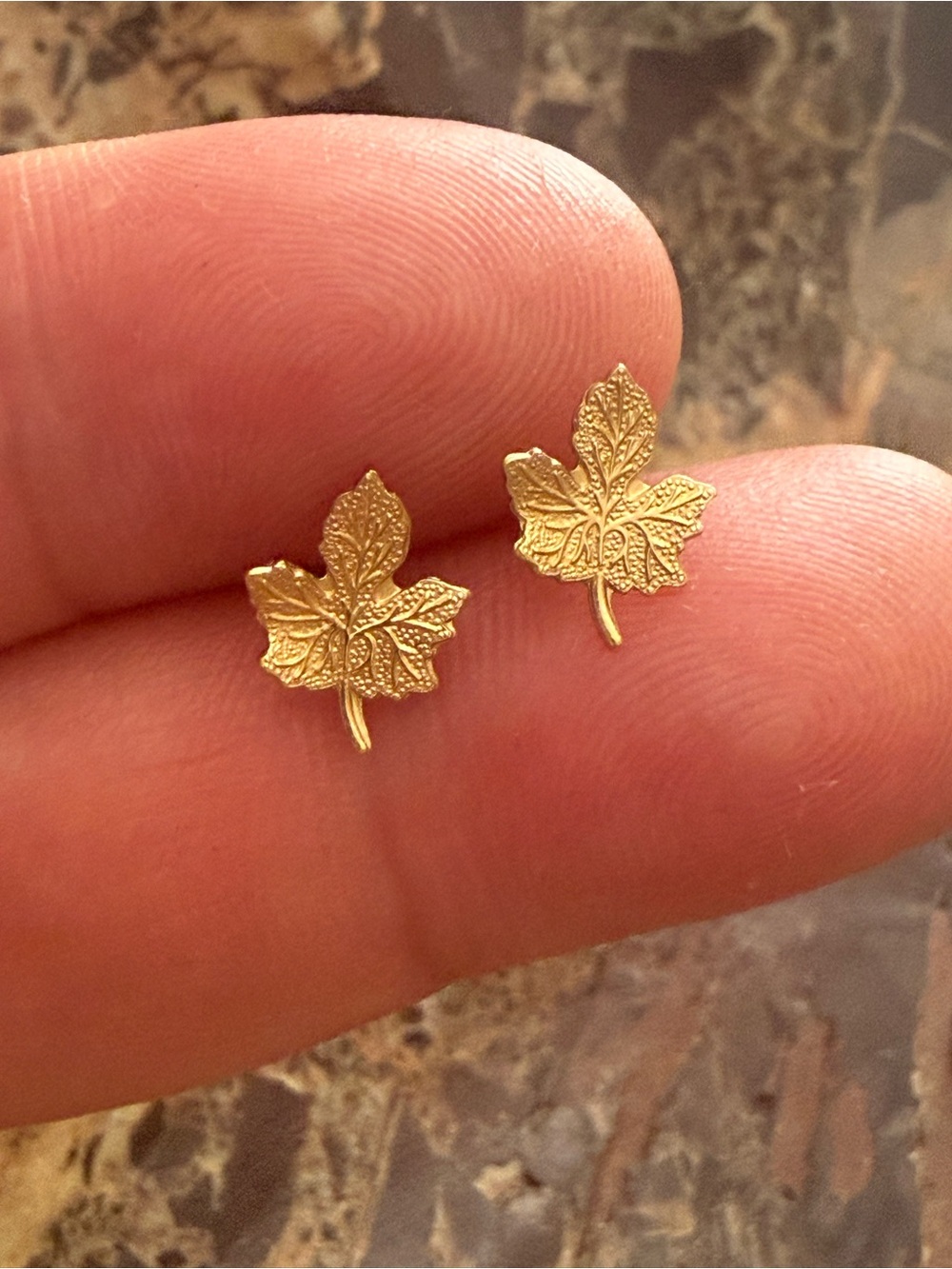 Vintage 14k Gold Leaf Stud post Earrings - Elegant Women’s Jewelry
